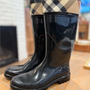 Burberry rain boots - made in Italy